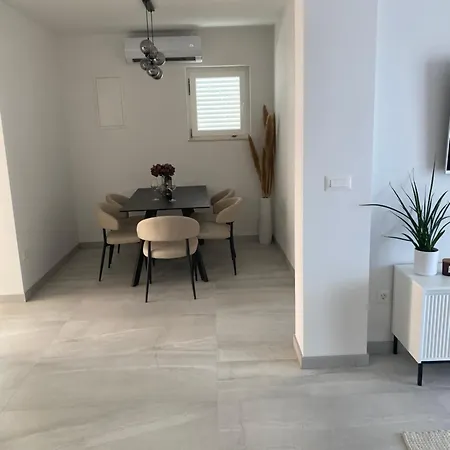 Roso Appartement Orebić